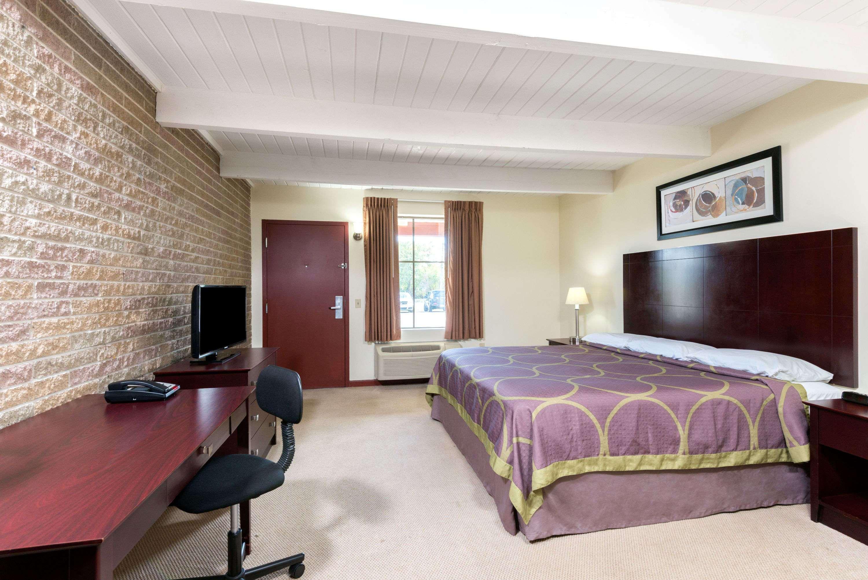 Super 8 By Wyndham Beaver Falls Bagian luar foto